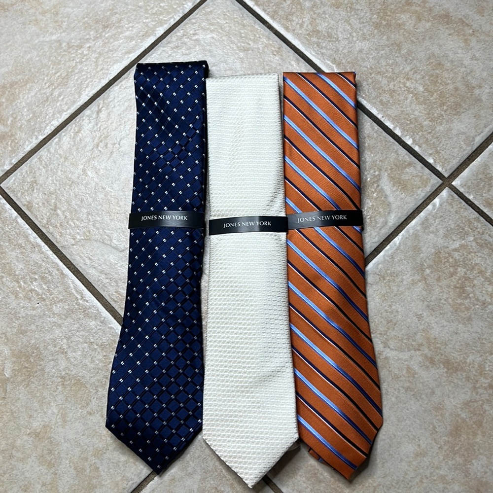 Jones New York ties‎